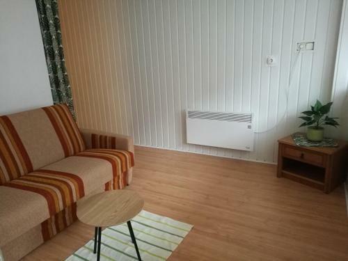 V�mh�z Apartman