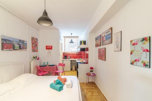 Black Apartment Heraklion