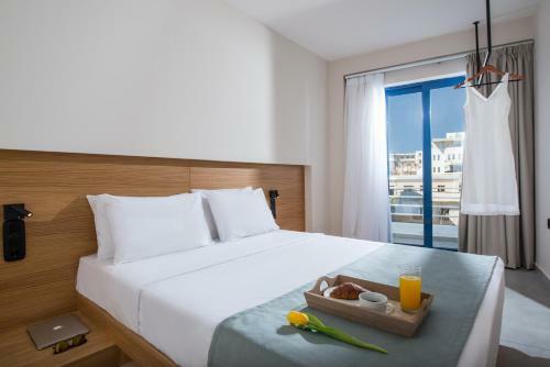 King's Blue , Port View Apartment