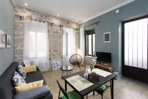 Stone Guest House In The City