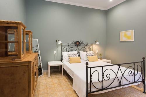 Stone Guest House In The City