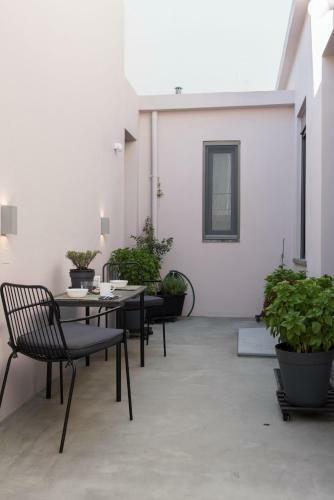 Stone Guest House In The City