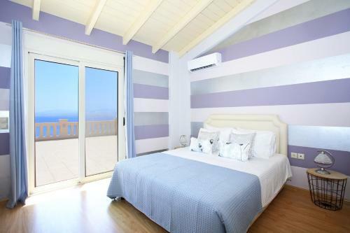 Villa Diktynna - Embrace The Endless Blue
