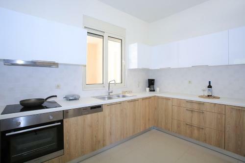 Villa Diktynna - Embrace The Endless Blue