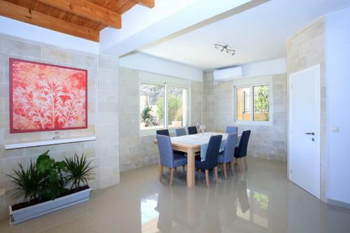 Villa Diktynna - Embrace The Endless Blue