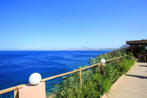 Villa Diktynna - Embrace The Endless Blue