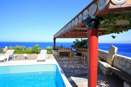 Villa Diktynna - Embrace The Endless Blue
