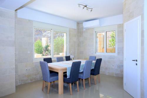 Villa Diktynna - Embrace The Endless Blue