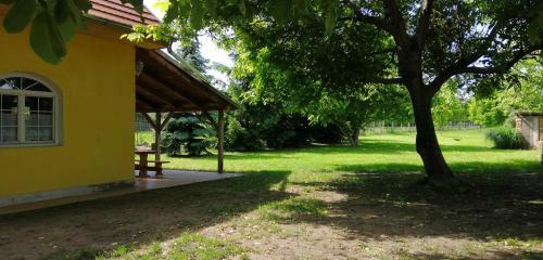 Apartamento Gesztenye Vend�gh�z