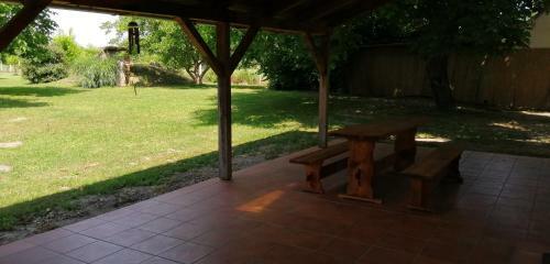 Apartamento Gesztenye Vend�gh�z