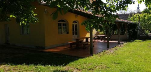 Apartamento Gesztenye Vend�gh�z