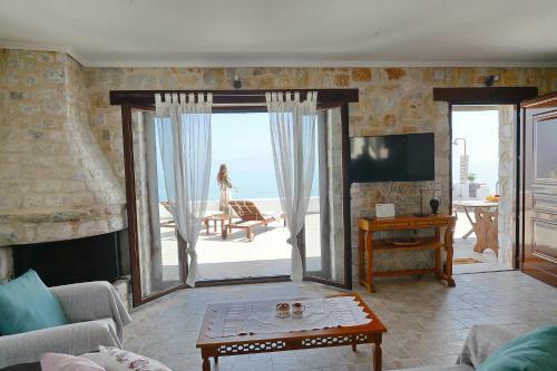 Apartamento Antorina Beachfront House With Pool