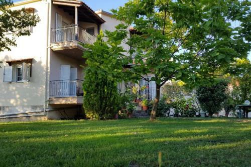 Koulas House In Diava
