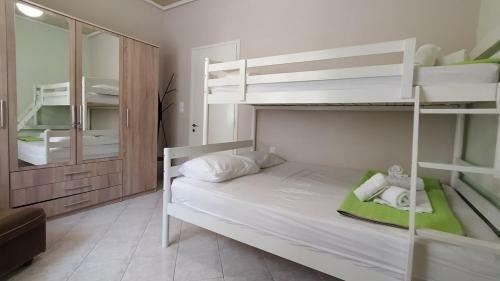 Nikos, Old Kalabaka Apartment