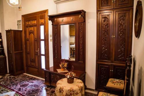 Apartamento Traditional Antique Deco House