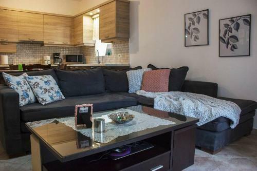 Rocky Coast - Calm And View In Meteora - 2bd
