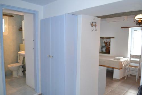 Antonis House