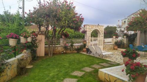 Summer Village House Popi