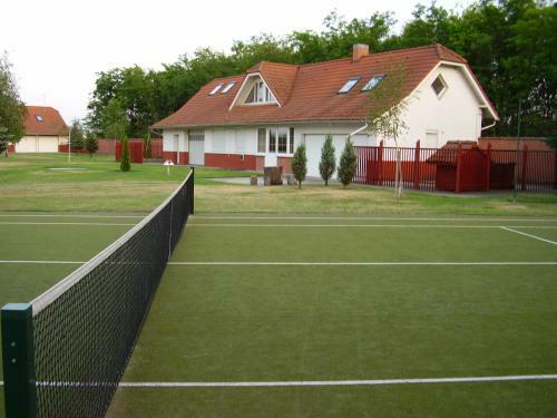 Hostal Tenisz Klub