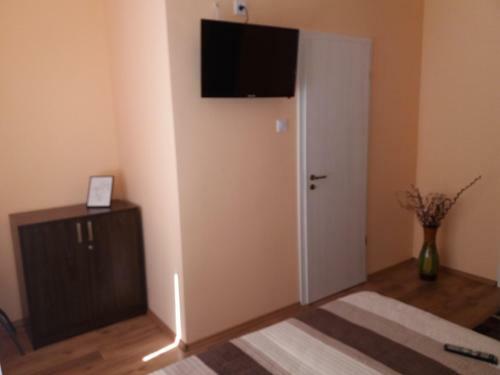 Hostal Ez�stfeny? Vend�gh�z