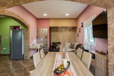 Zoi's House Luxurious Vacation