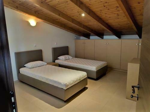 Samaras Apartments