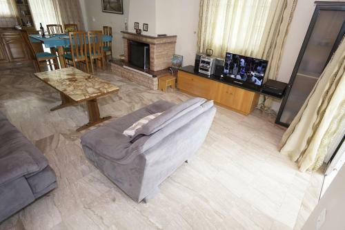 Nikitas Apartment