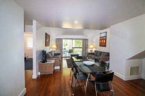 Plover Deluxe Resort Villa