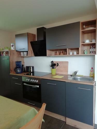 Kleiner Bungalow Im Gr�nen