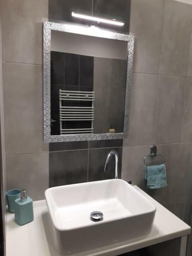 Dilara Apartman S�rv�r