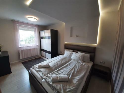 Harmony Apartments S�rv�r