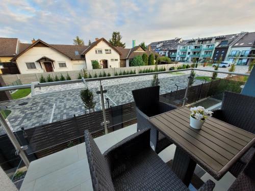 Harmony Apartments S�rv�r