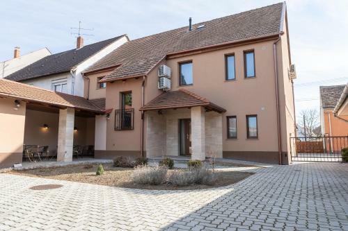 R�ba Apartman