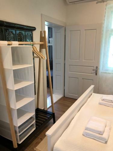 Cseri Porta Kish�z