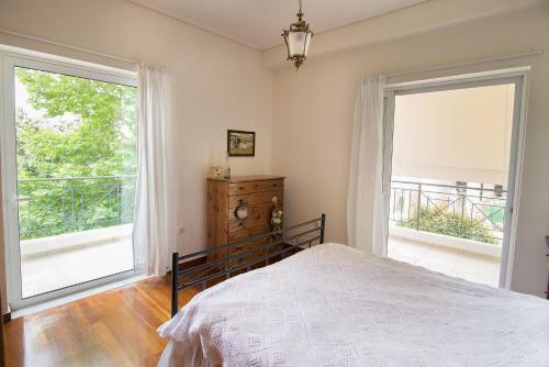 Explore Kalamata From A Brand New Apartment
