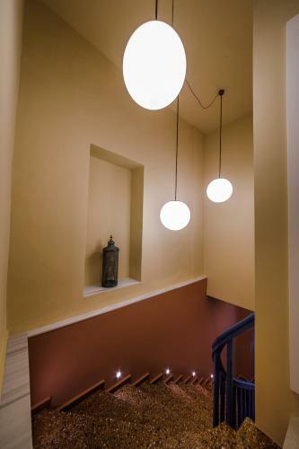 Stylish Studio Apartments-1878 House
