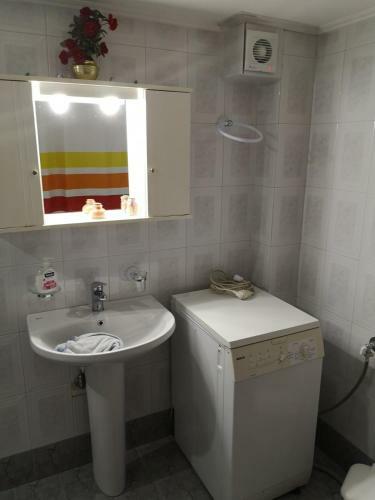 Panos & Antzy Apartments