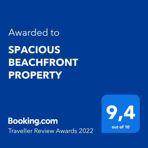 Apartamento Spacious Beachfront Property