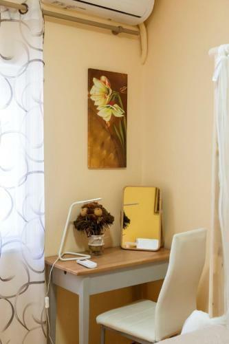 Theoni's Central Apartment