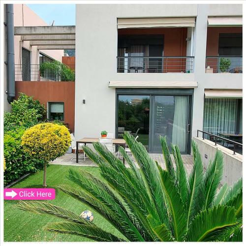 Spacious Beachfront Property (maisonette)