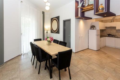 Villa West Coast Chris House
