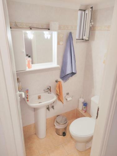 Summer Breeze Apartment In Kalamata