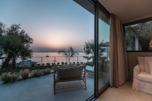 Villa Bungalows At Almiros Beach