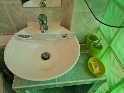 K�r�sparti Paradicsom