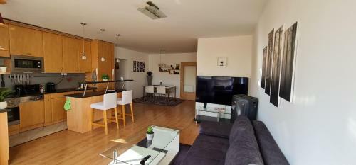 Sun Apartment Pezsg?f�rd?vel �s Z�rt Parkol�val