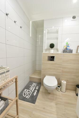 Kir�lyk�t 1 Apartman - Ingyen Parkol�s, Bicajok, AC