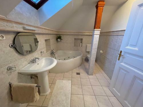 Villa De Lux Szeksz�rd
