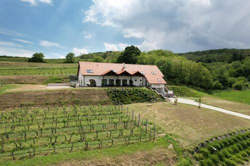 Bed & Breakfast Attila Birtok