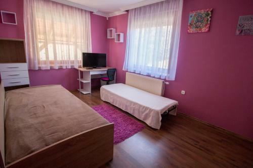 Hostal Bar�tkoz� Vend�gh�z