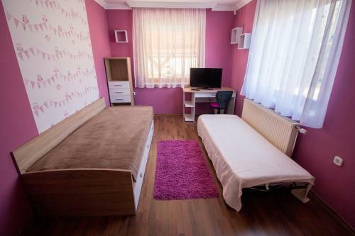 Hostal Bar�tkoz� Vend�gh�z